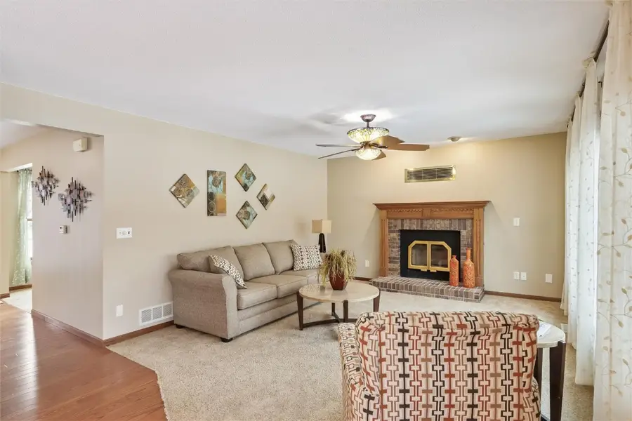 1845 Lyndhurst Drive, Hiawatha, IA 52233 - Image #3