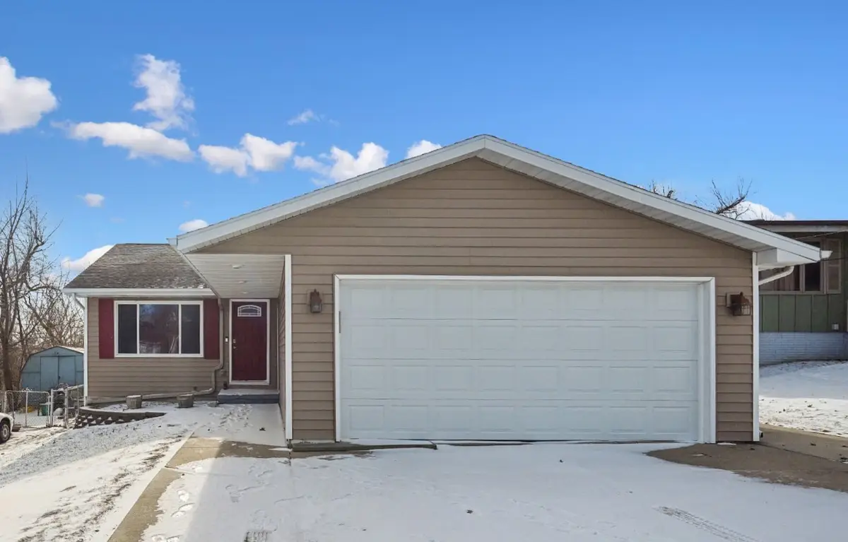 57 33rd Avenue Sw, Cedar Rapids, IA 52404 - Image #1