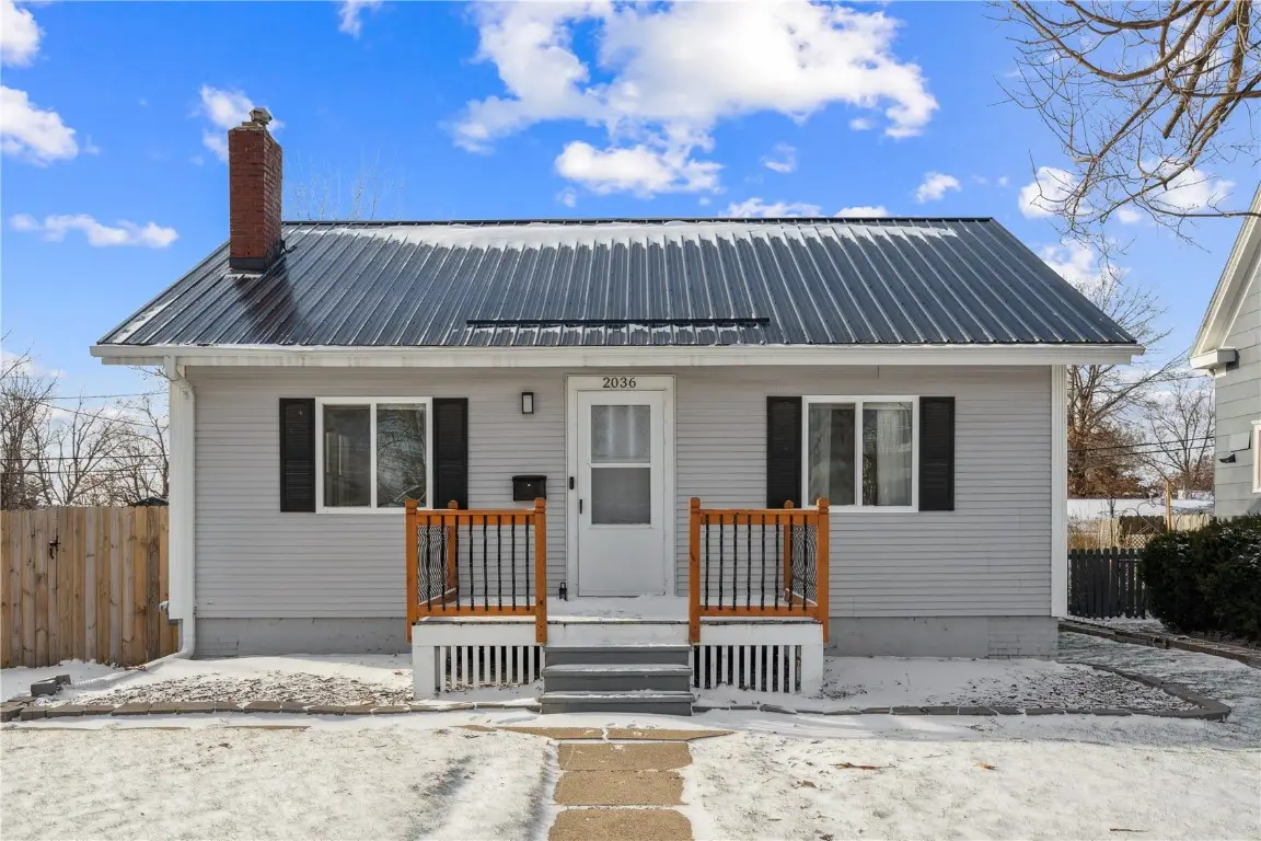 2036 Linn Boulevard, Cedar Rapids, IA 52403 - #1