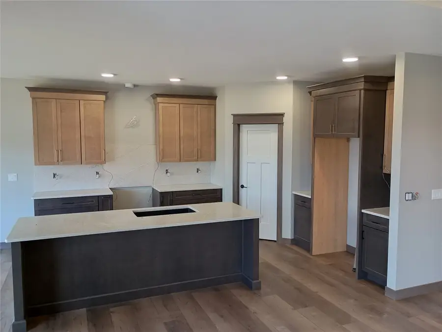 630 17th Avenue Sw, Mount Vernon, IA 52314 - #2