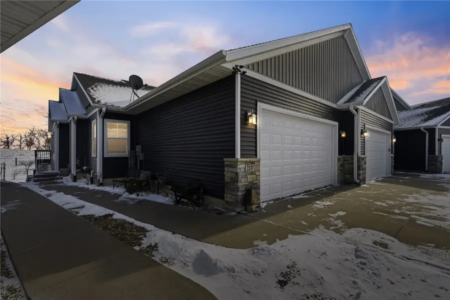 2237 Tranquil Ct Nw, Cedar Rapids, IA 52405 - Image #3