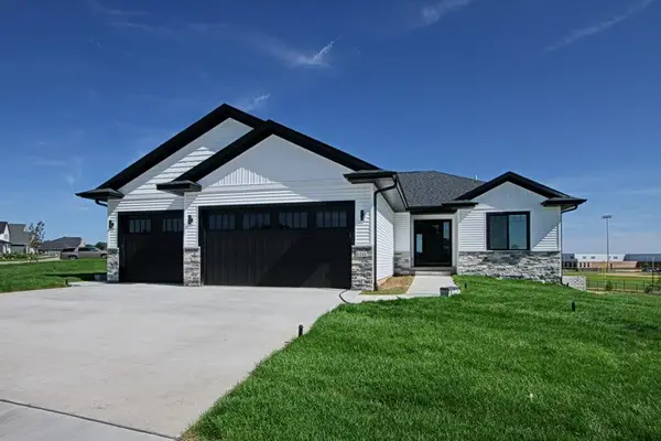 804 Windam Drive, Solon, IA 52333