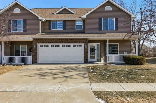 1678 Burr Dr, North Liberty, IA 52317