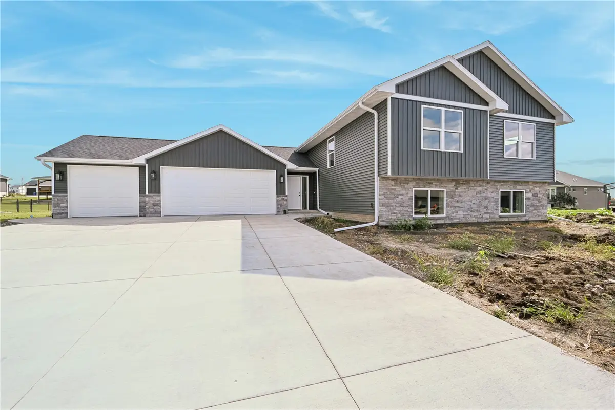 1382 Foxtail Drive, Fairfax, IA 52228 - #1