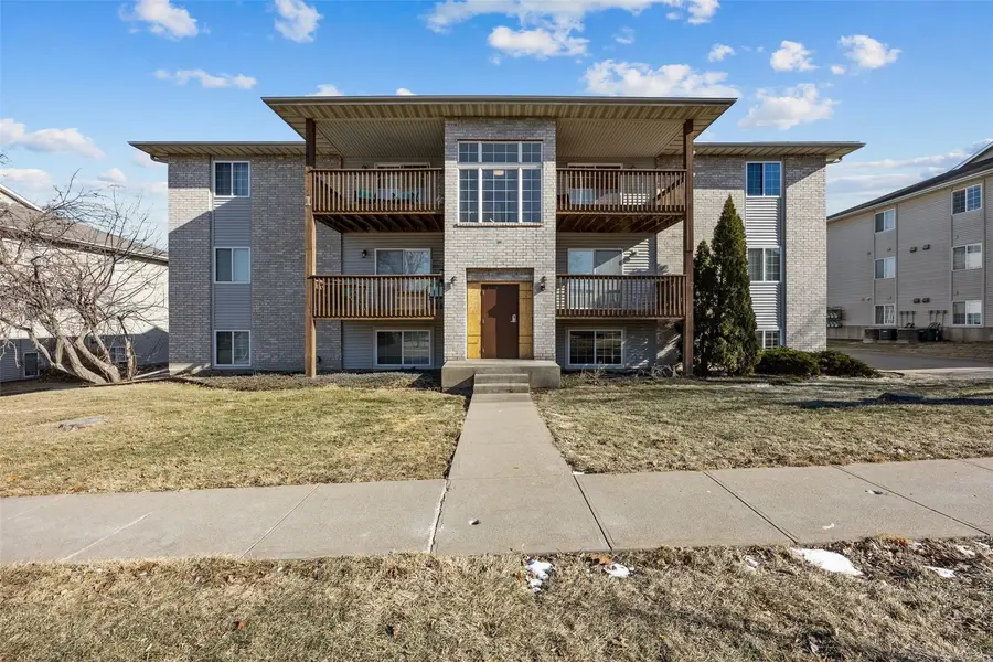56 West Side Drive, Iowa City, IA 52246 - Image #2