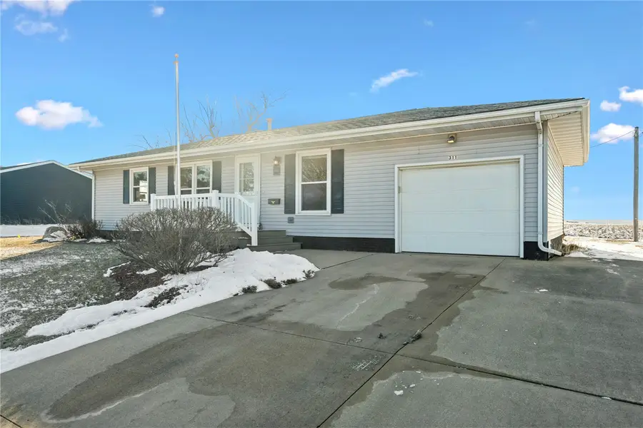 311 Sunset Drive, Stanwood, IA 52337 - #2