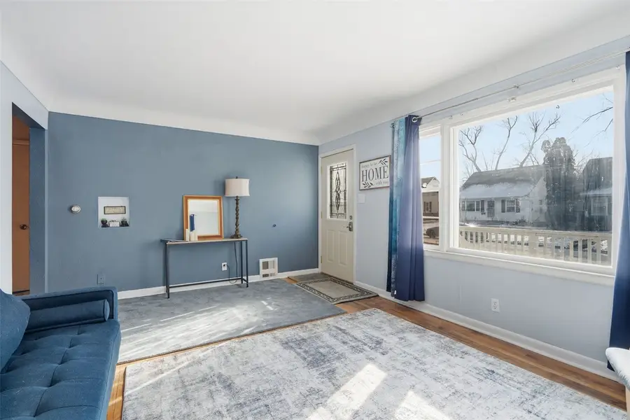 624 40th Street Ne, Cedar Rapids, IA 52403 - #3