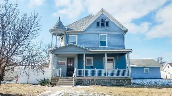 105 N Ash Street, Stanwood, IA 52337