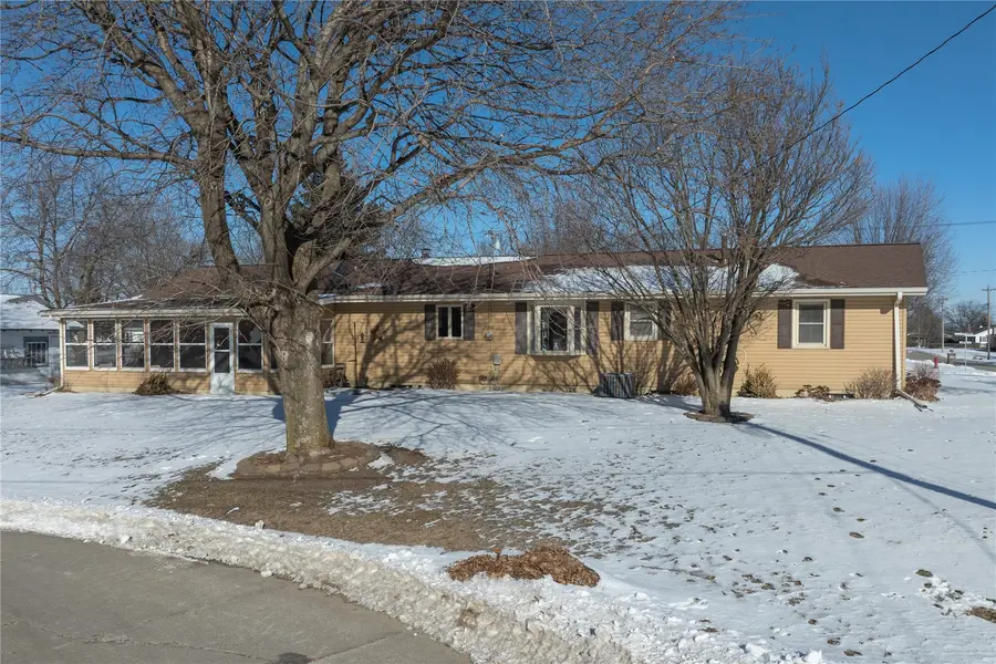 1402 E 3rd Street, Vinton, IA 52349 - #2