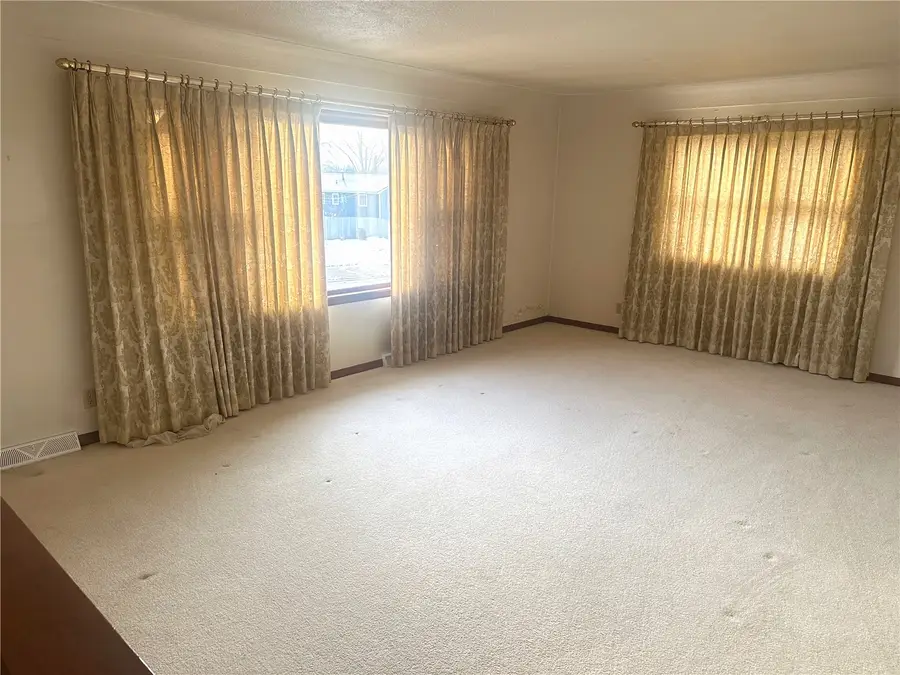 3850 Soutter Ct, Cedar Rapids, IA 52403 - Image #3