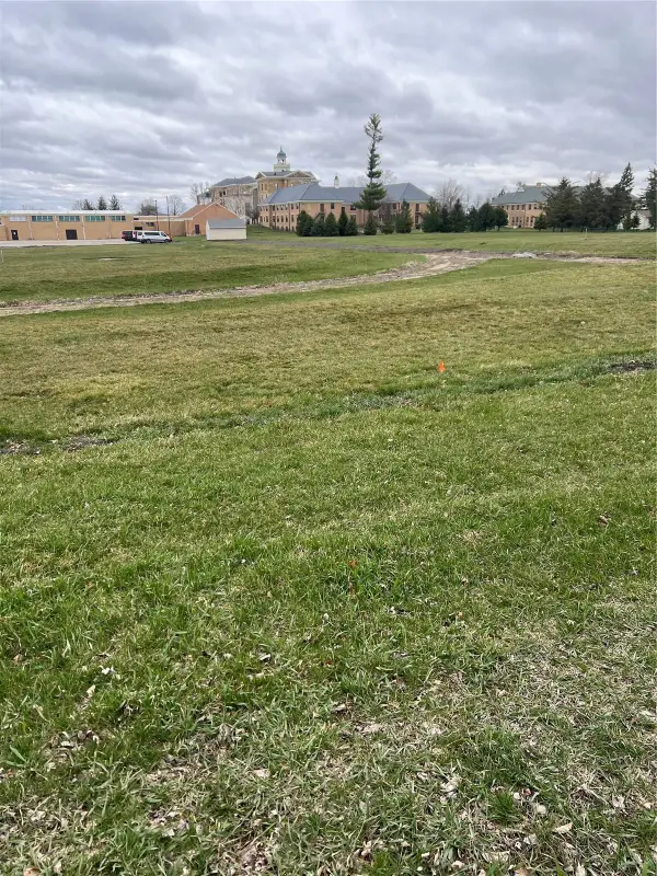 1001 W 13th Street, Vinton, IA 52349