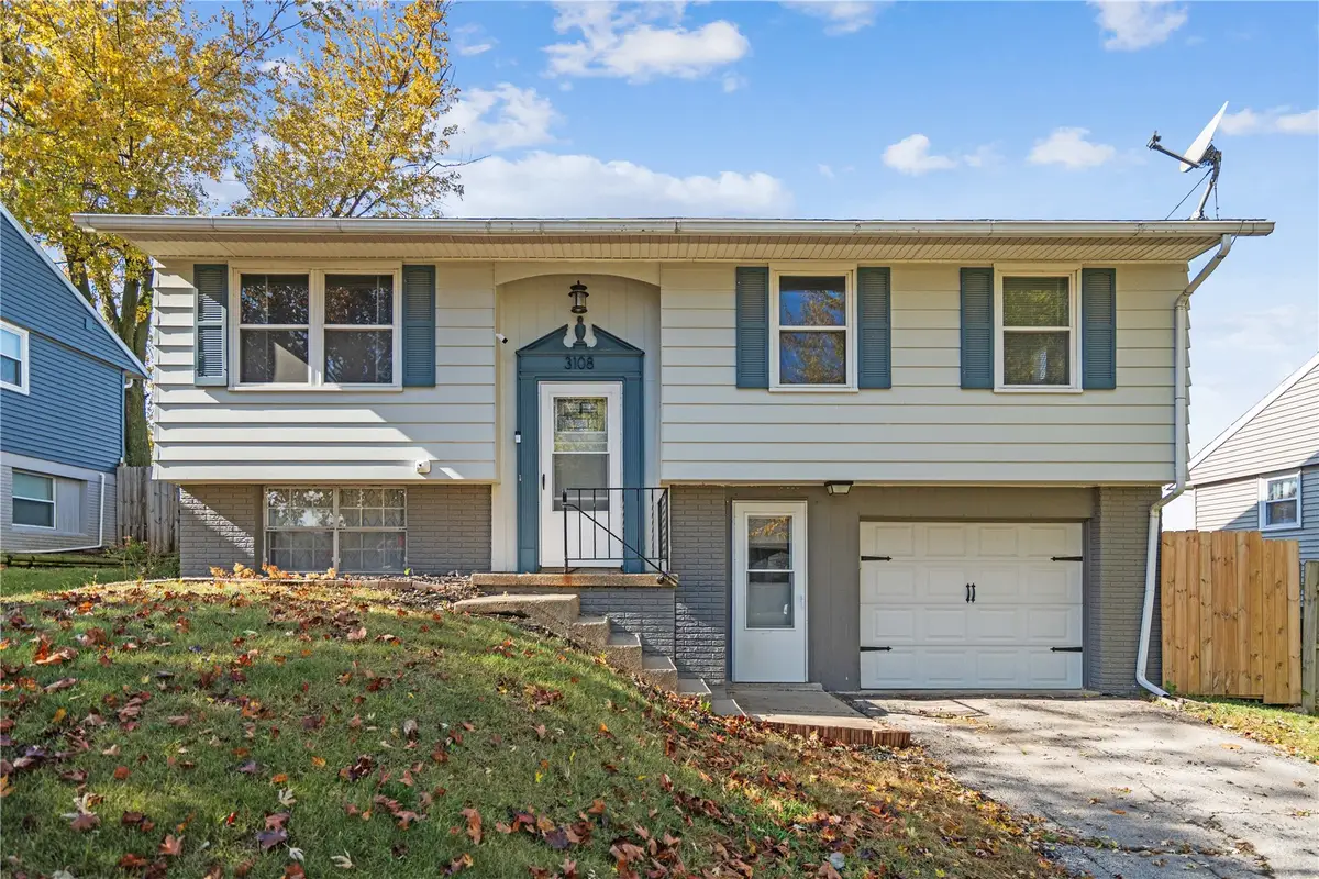 3108 Huxley Lane Sw, Cedar Rapids, IA 52404 - Image #1