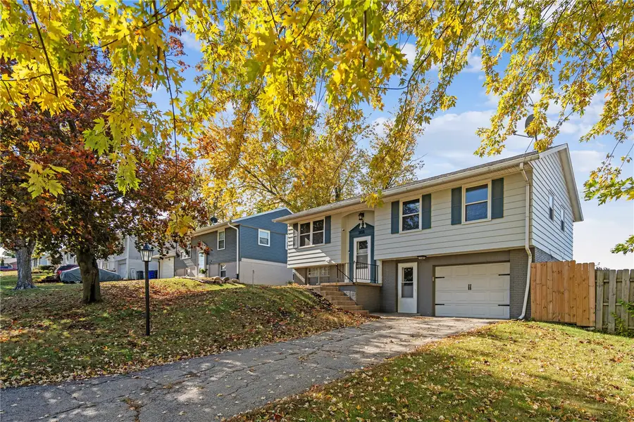 3108 Huxley Lane Sw, Cedar Rapids, IA 52404 - Image #2