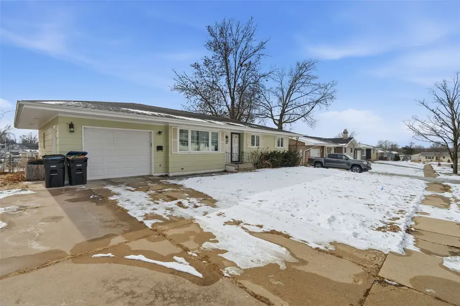 2475 26th Avenue, Marion, IA 52302 - #3