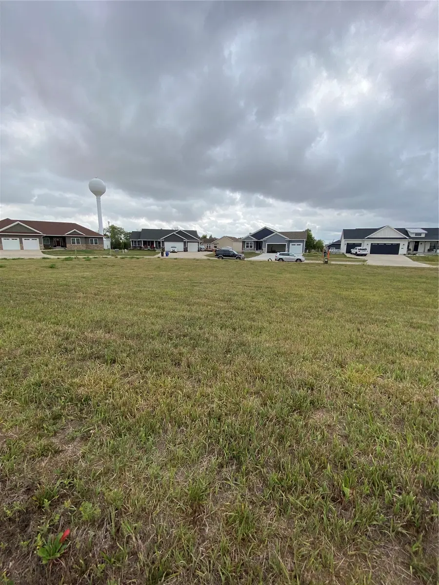 370 Linden St, Alburnett, IA 52202 - #2