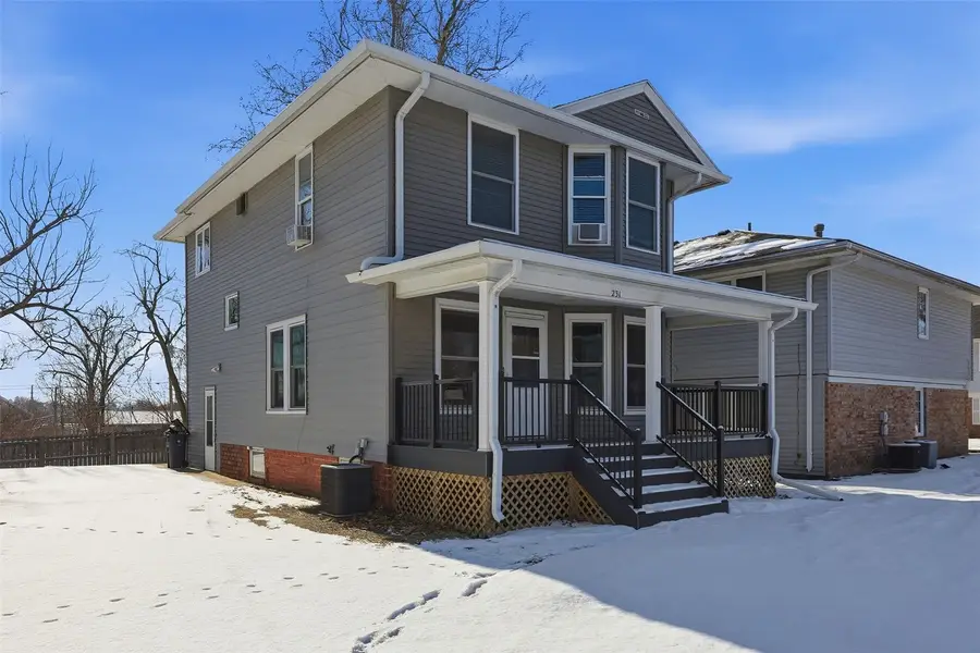 231 32nd Street Ne, Cedar Rapids, IA 52402 - Image #2
