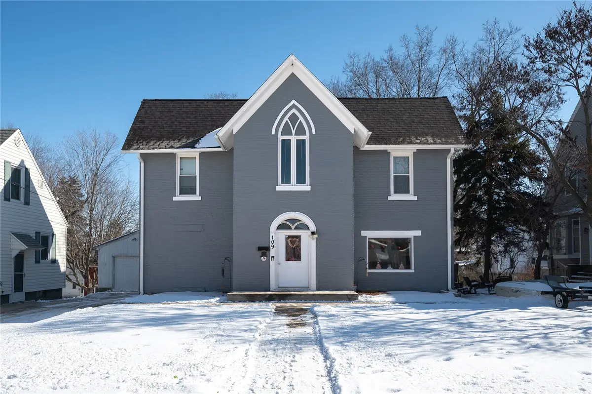 109 S Booth Street, Anamosa, IA 52205 - #1