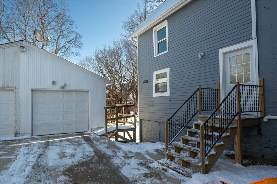 109 S Booth Street, Anamosa, IA 52205 - #3