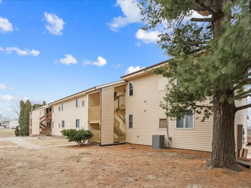 475 Westwinds Drive, Iowa City, IA 52246 - #2