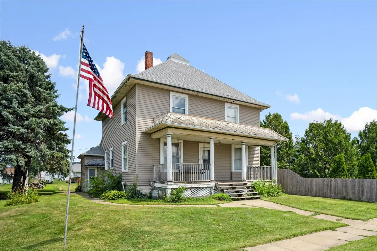 614 Main Street, Lowden, IA 52255 - #1
