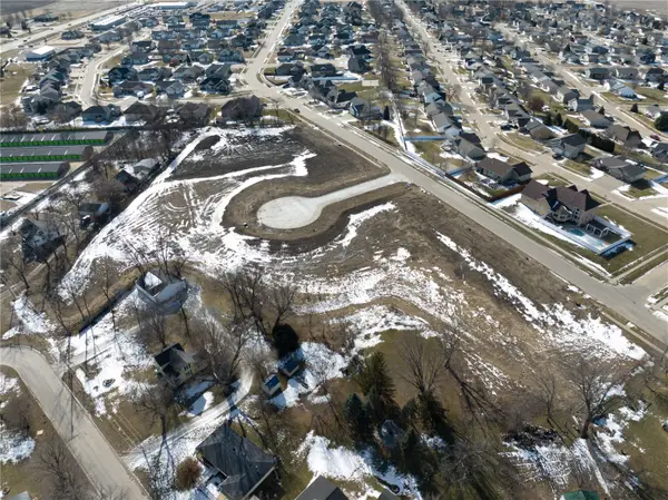 200 Main Street S, Center Point, IA 52213