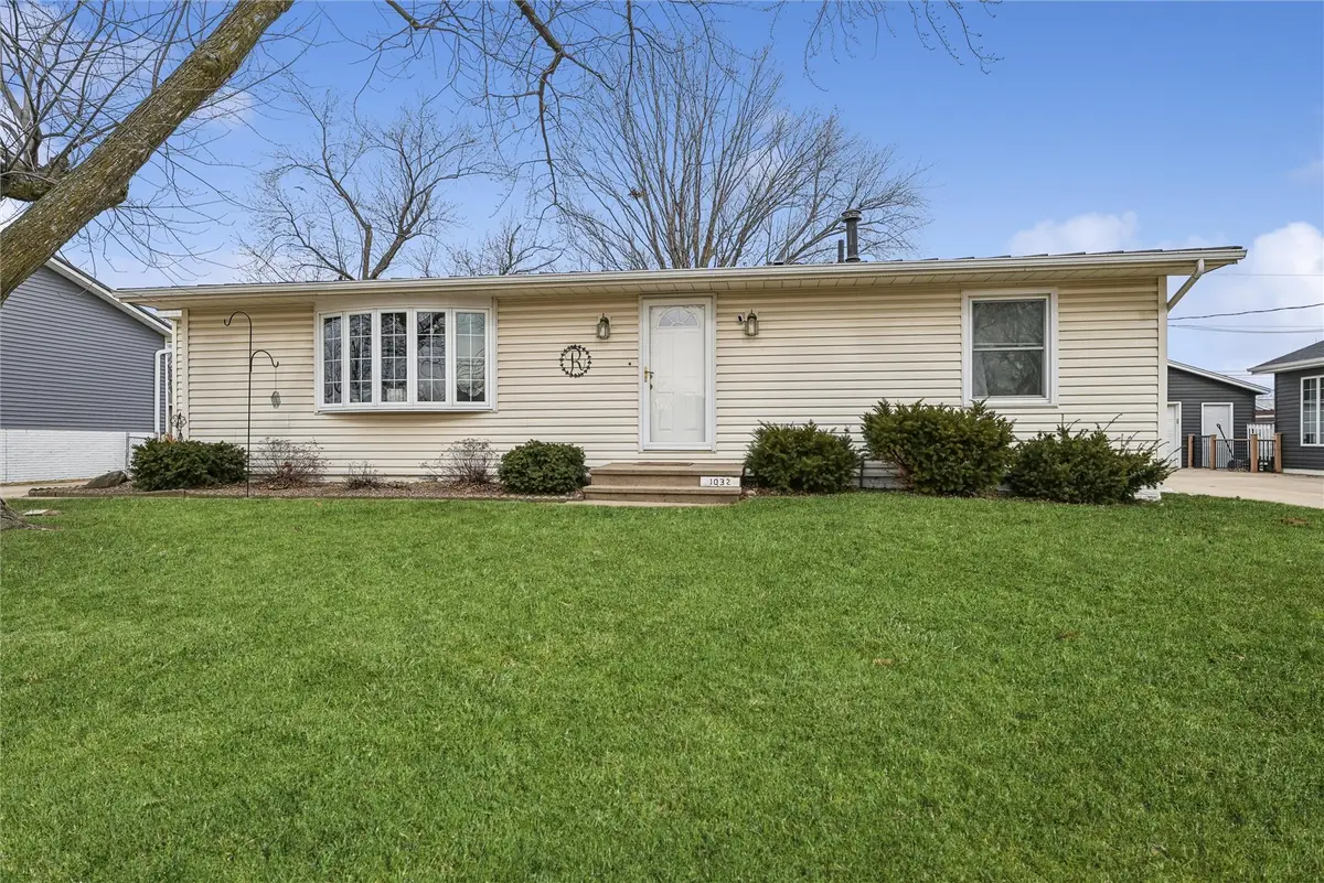 1032 Emmons Street, Hiawatha, IA 52233 - Image #1