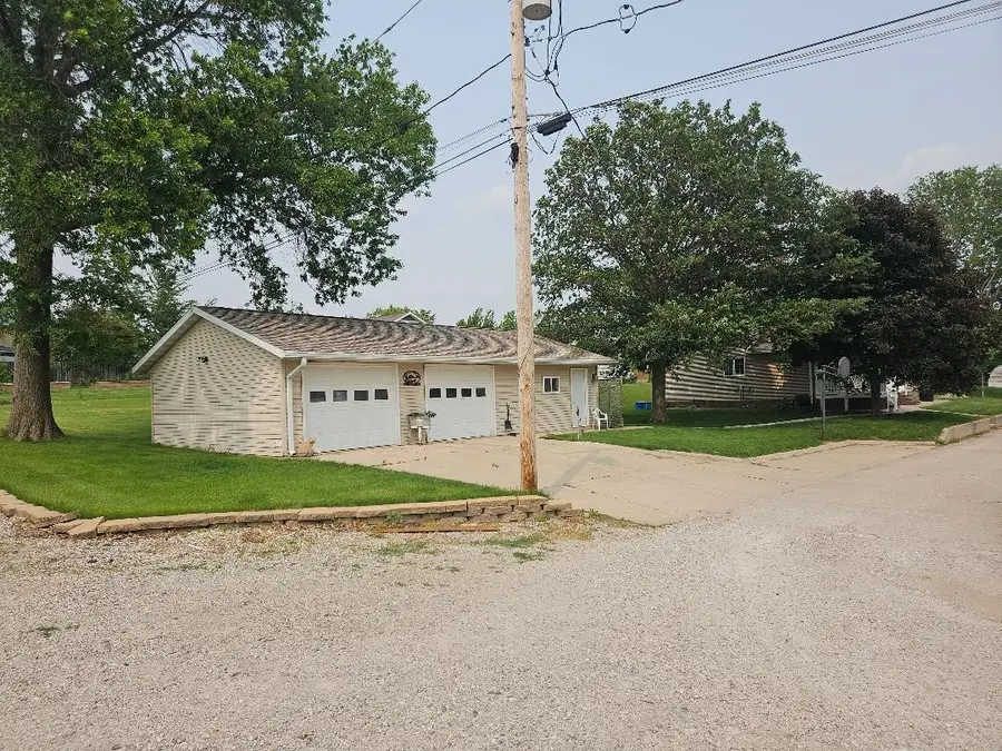 1808 8th Avenue, Belle Plaine, IA 52208 - #2