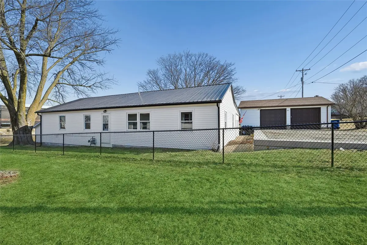 207 W Main Street, Urbana, IA 52345 - #1