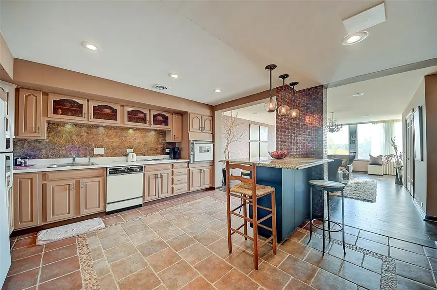 2222 1st Avenue Ne #507, Cedar Rapids, IA 52402 - #2