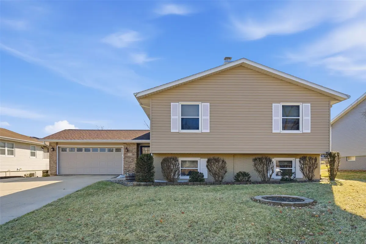 709 Arrowhead Lane Ne, Cedar Rapids, IA 52402 - #1