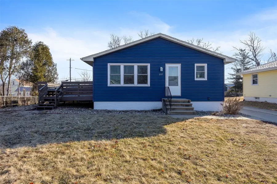 2317 Newport Sw, Cedar Rapids, IA 52404 - #2