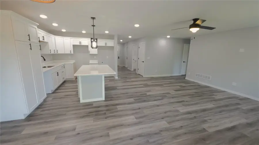 1411 13th Avenue, Belle Plaine, IA 52208 - #3