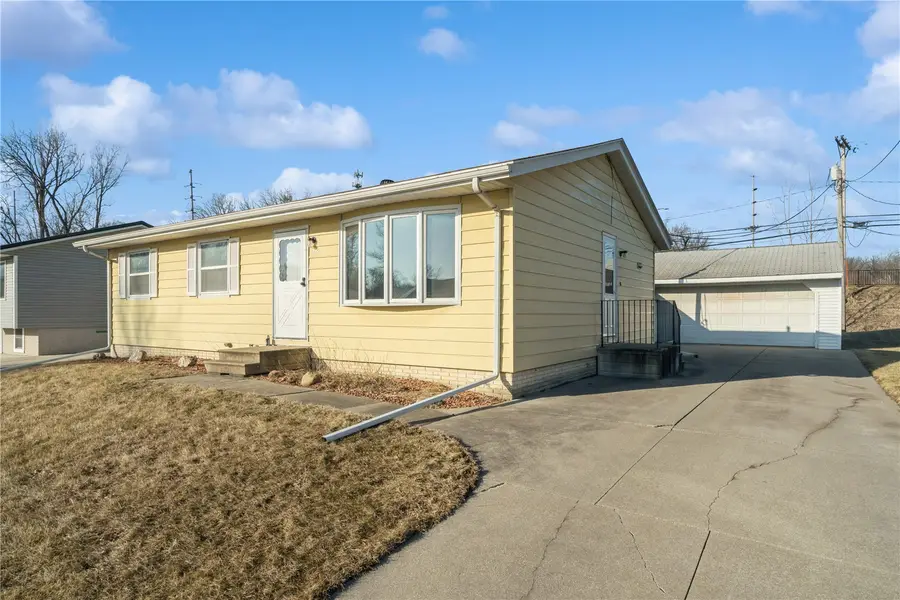 1632 Elaine Drive Nw, Cedar Rapids, IA 52405 - #2
