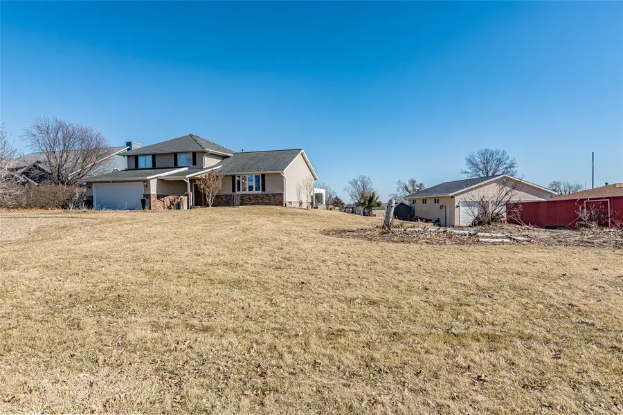 3905 Shady Oak Drive, Marion, IA 52302 - #2