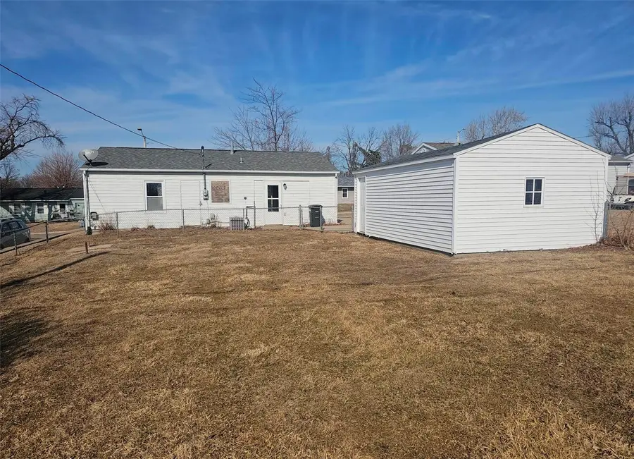 825 Fairview Drive, Marion, IA 52302 - #2