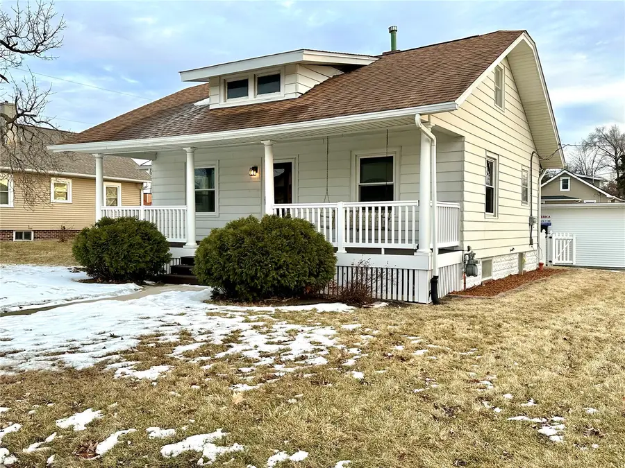 605 8th Avenue, Marion, IA 52302 - #2