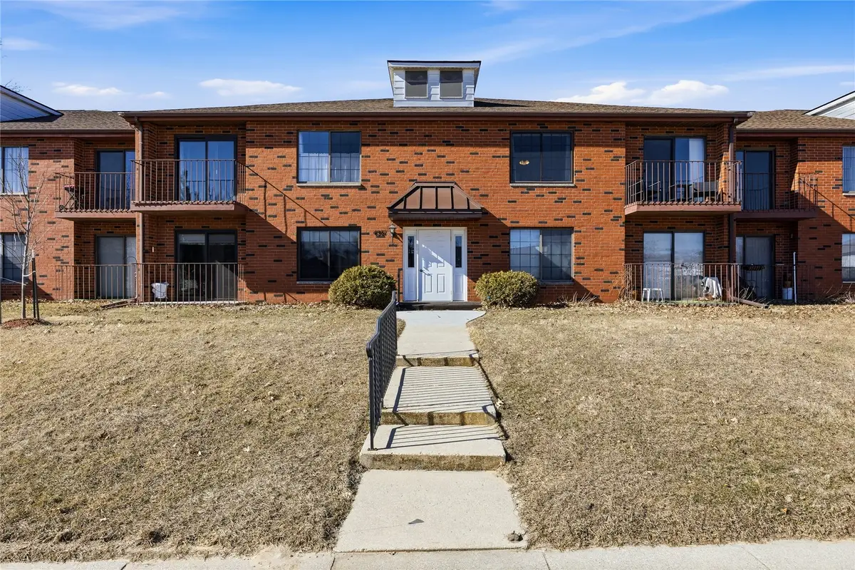 4561 Maureen Drive Se #42, Cedar Rapids, IA 52403 - #1