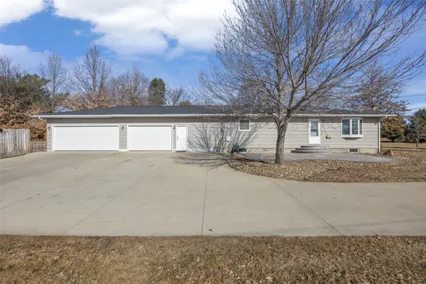 205 N 9th Avenue, Vinton, IA 52349