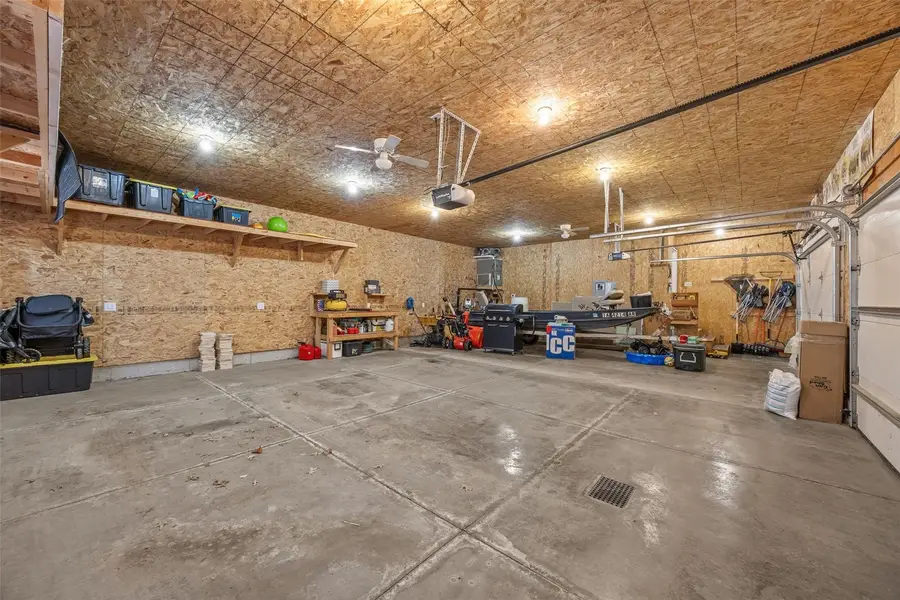 205 N 9th Avenue, Vinton, IA 52349 - #2