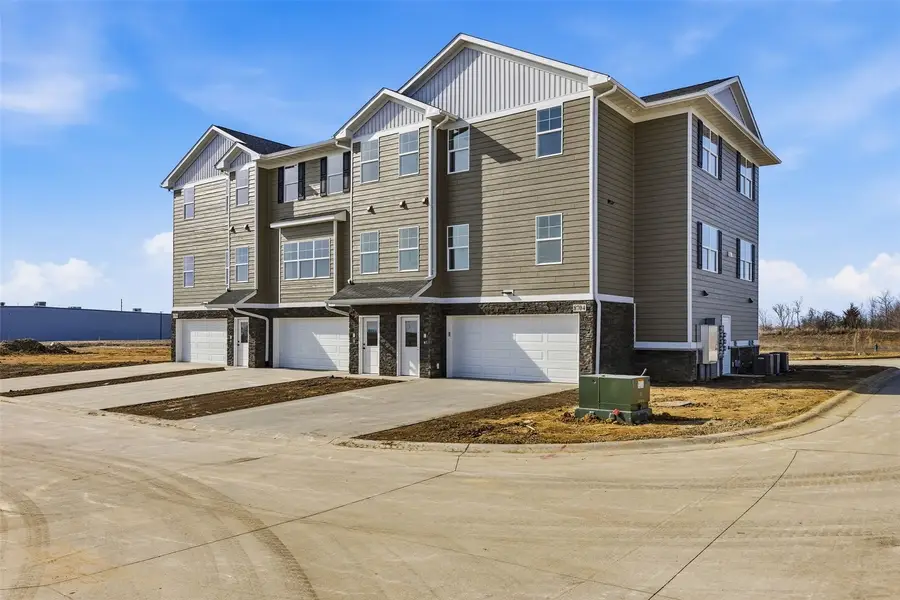 8705 Lewis Drive Sw #A, Cedar Rapids, IA 52404 - #2