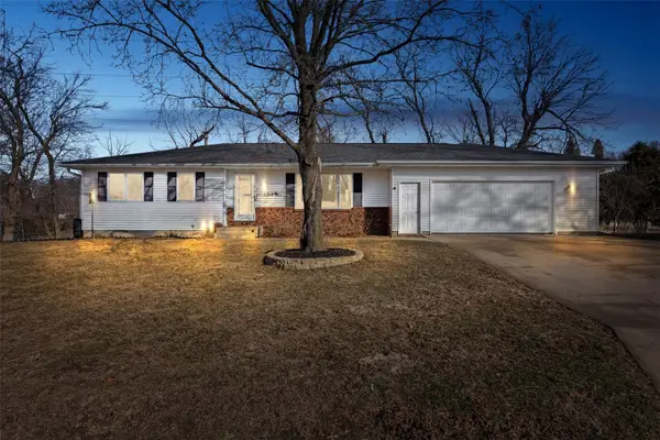 1320 W 14th Ave, Marion, IA 52302