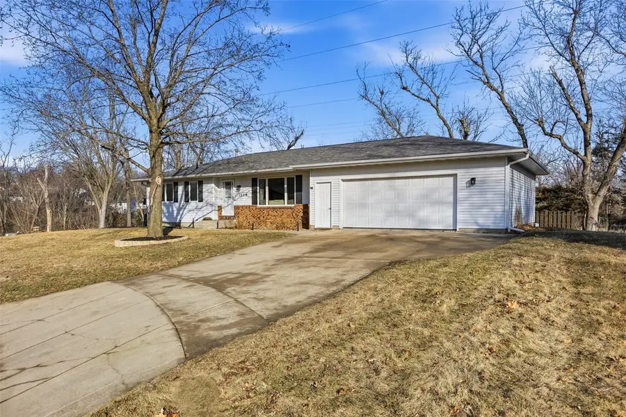 1320 W 14th Ave, Marion, IA 52302 - #3