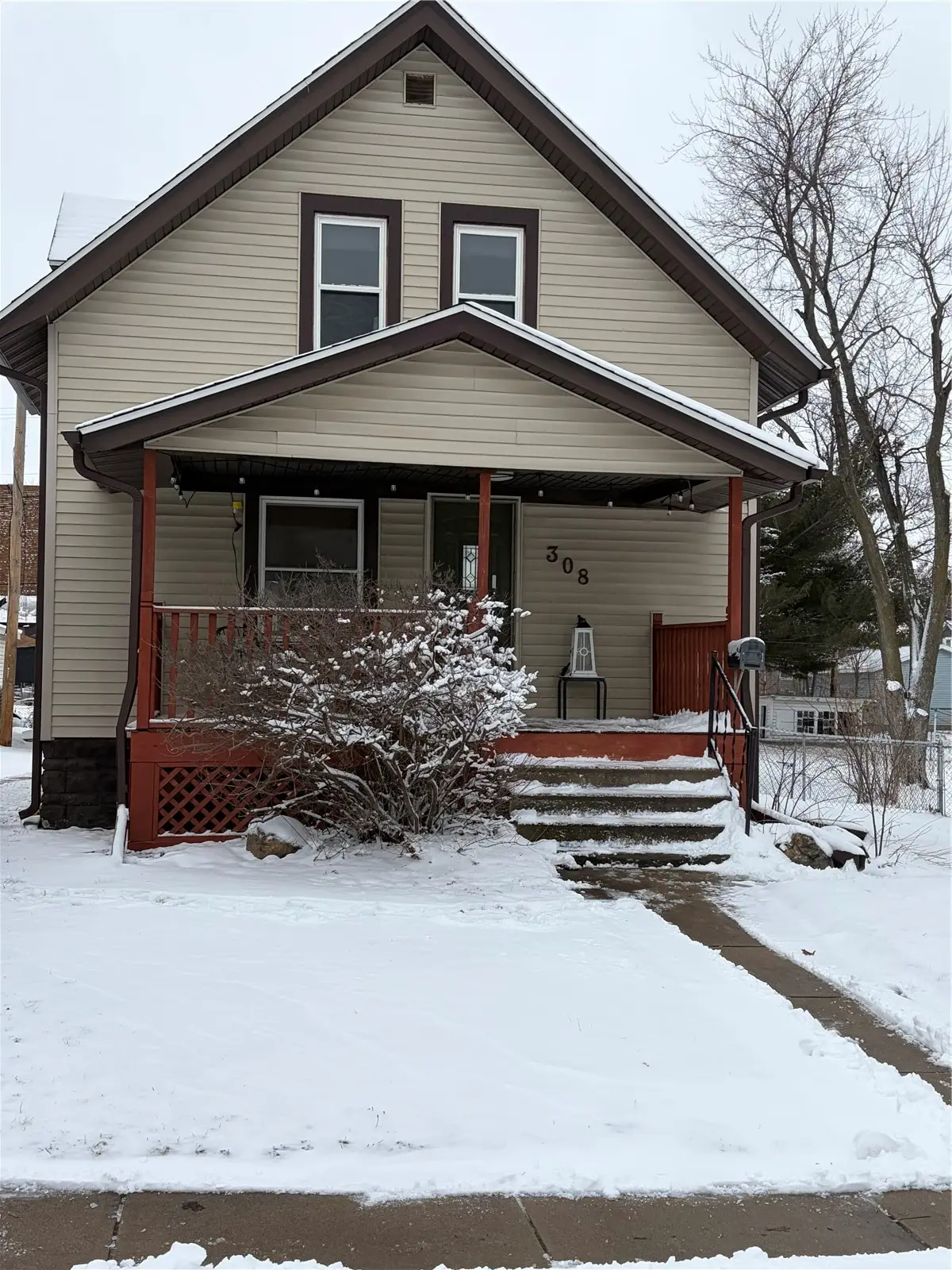 308 34th Street Ne, Cedar Rapids, IA 52402 - #1