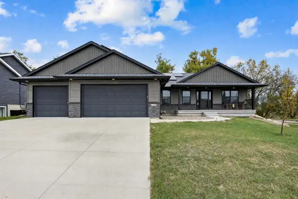 1698 Foxborough Drive, Marion, IA 52302