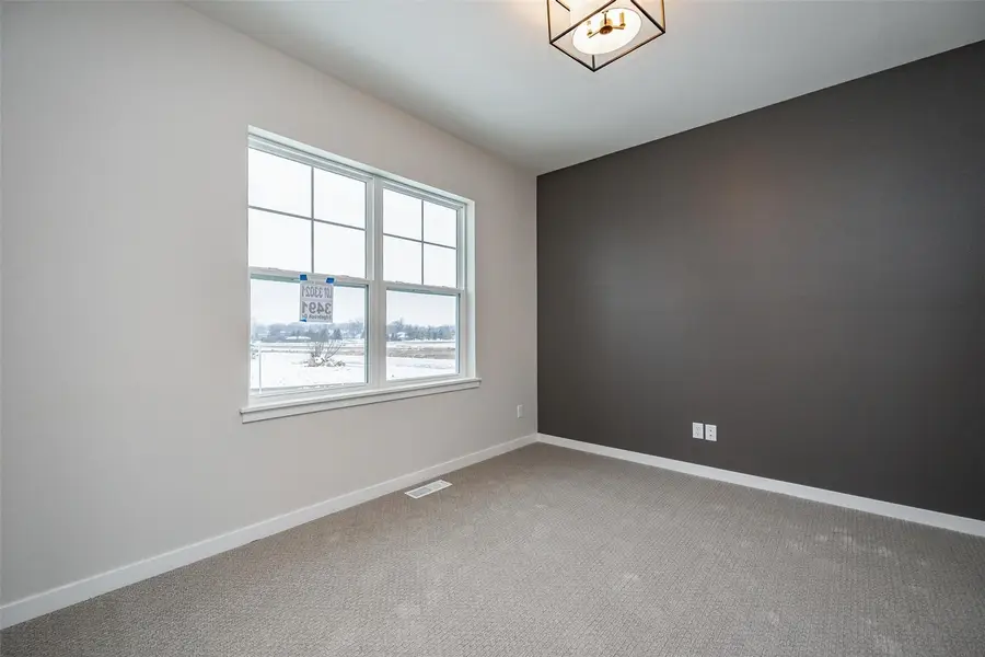 233 Mccarran Avenue Ne, Cedar Rapids, IA 52402 - #2