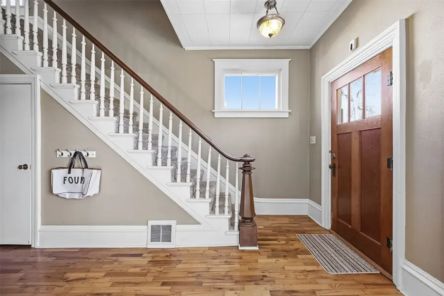 924 10th St, Marion, IA 52302 - #3