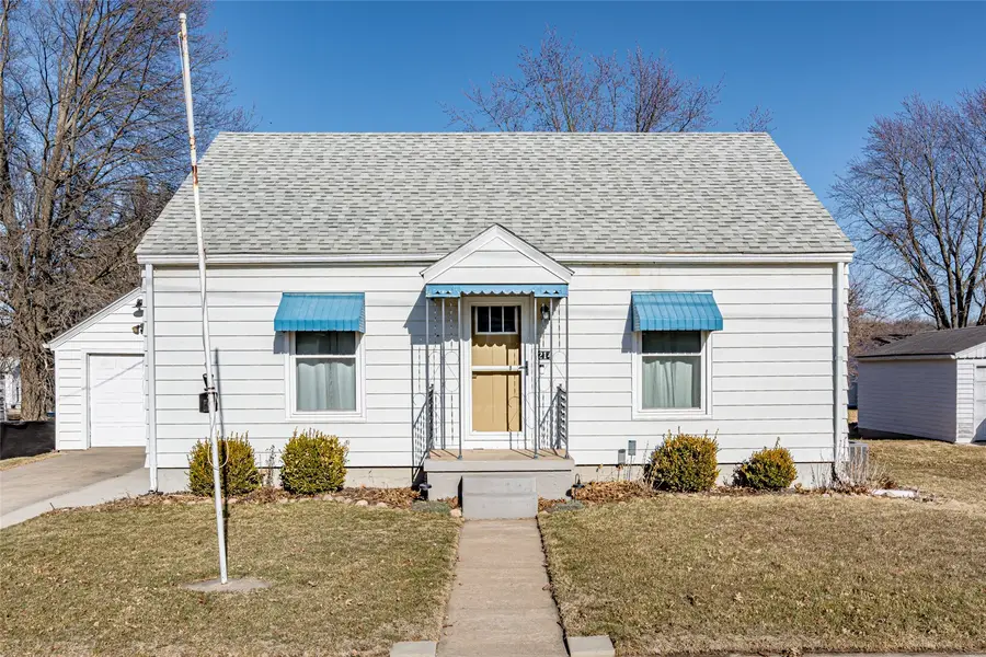 214 Main Street, Center Point, IA 52213 - #2