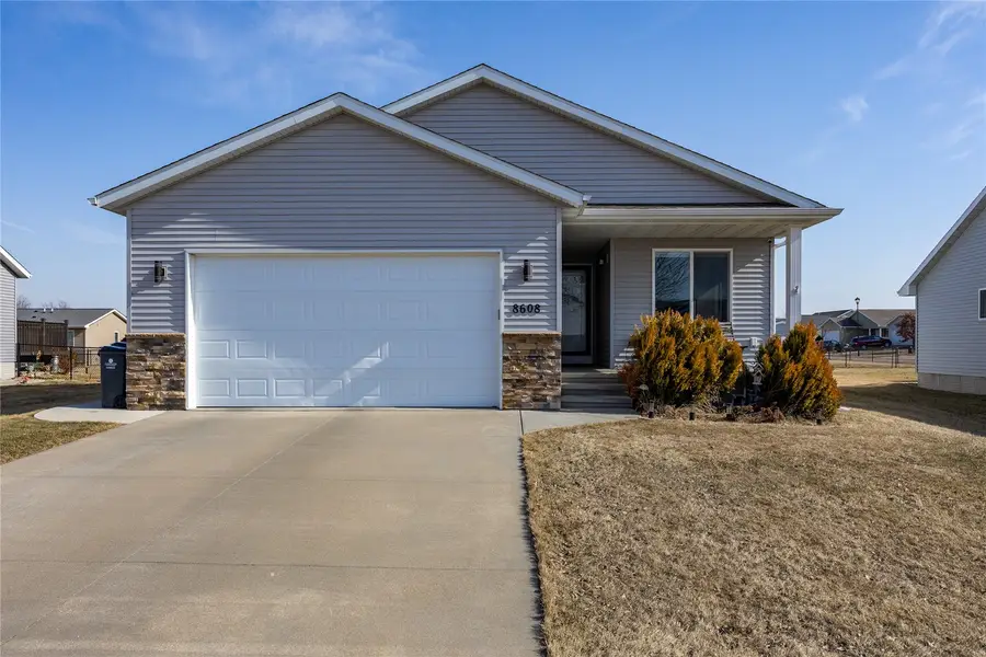 8608 Flatbush Court Ne, Cedar Rapids, IA 52402 - #2