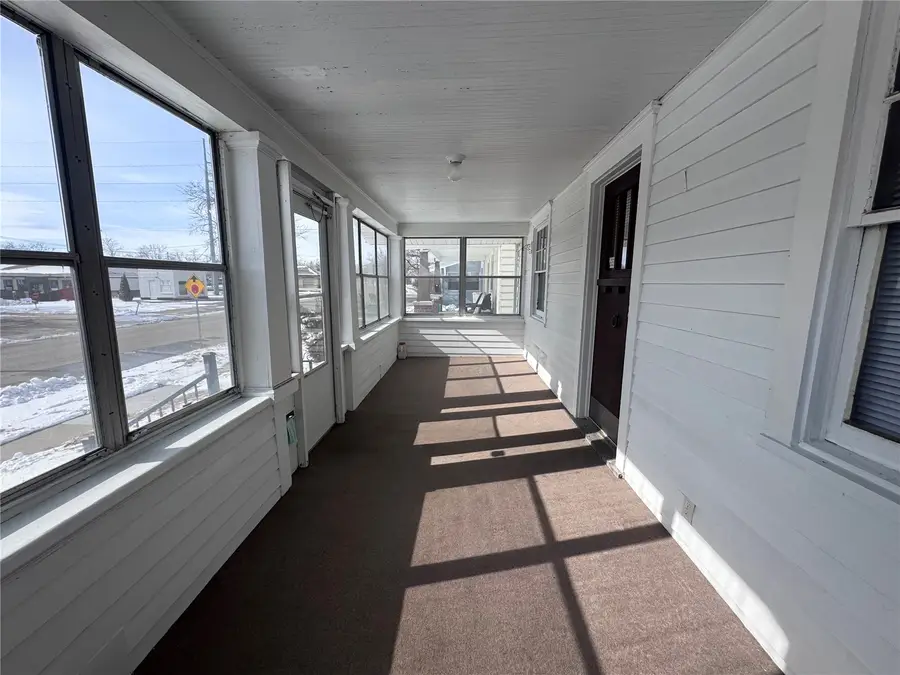 1722 B Avenue Nw, Cedar Rapids, IA 52405 - #2