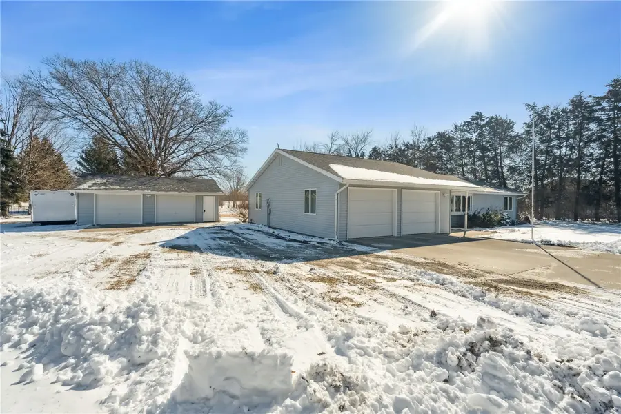 3885 Mohler Road, Center Point, IA 52213 - #3